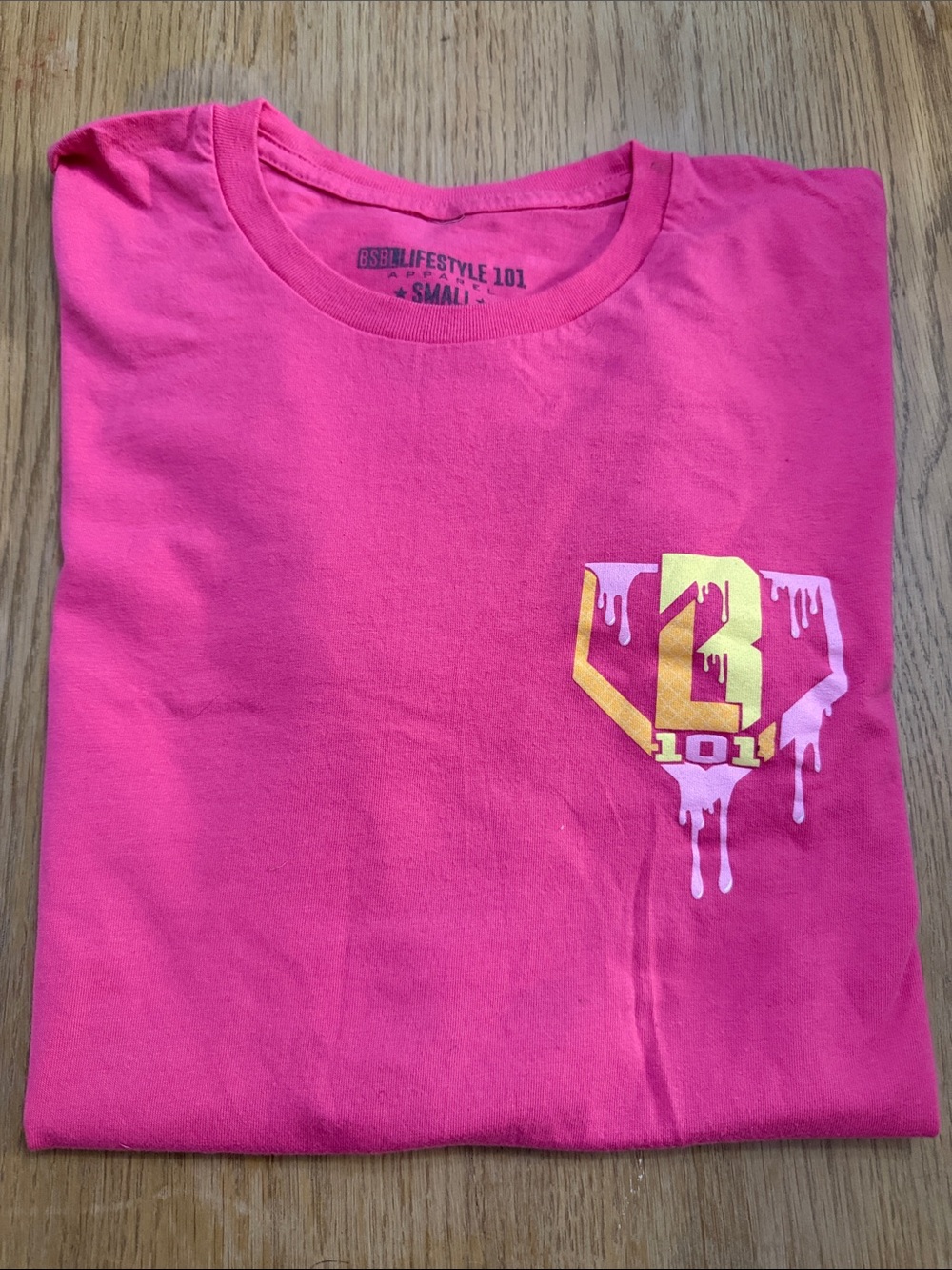 Men’s Short Sleeve Baseball Lifestyle Graphic Tee in Hot Pink - 101 Logo